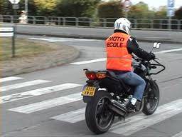 COURS DE PERFECTIONNEMENT MOTO