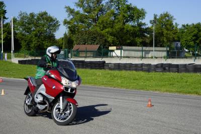 COURS DE PERFECTIONNEMENT MOTO