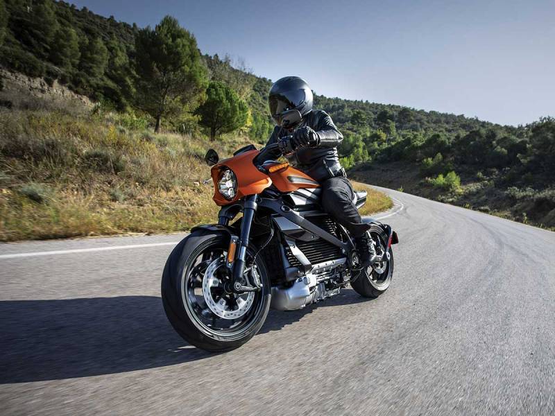 Conseils pour l'acquisition d'une première moto : puissance, budget et caractéristiques Villefranche-sur-Saône 69400 Beaujolais